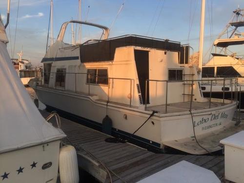 Chris-Craft Yacht.jpg